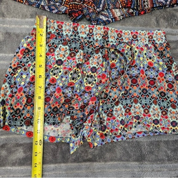 Printed Summer Shorts - Picture 2 of 3